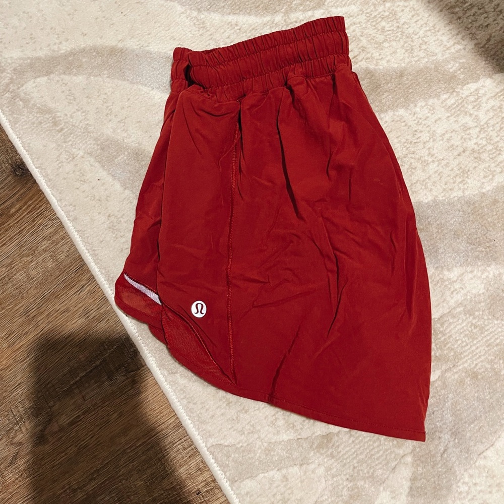 Lululemon 4” Hotty Hot Shorts